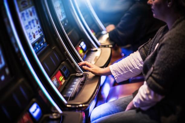 luxury168 live-dealer studio with professional croupier and multi-camera broadcast setup
